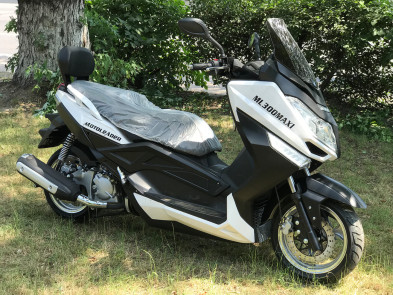 Скутер Linhai ML300 Maxi