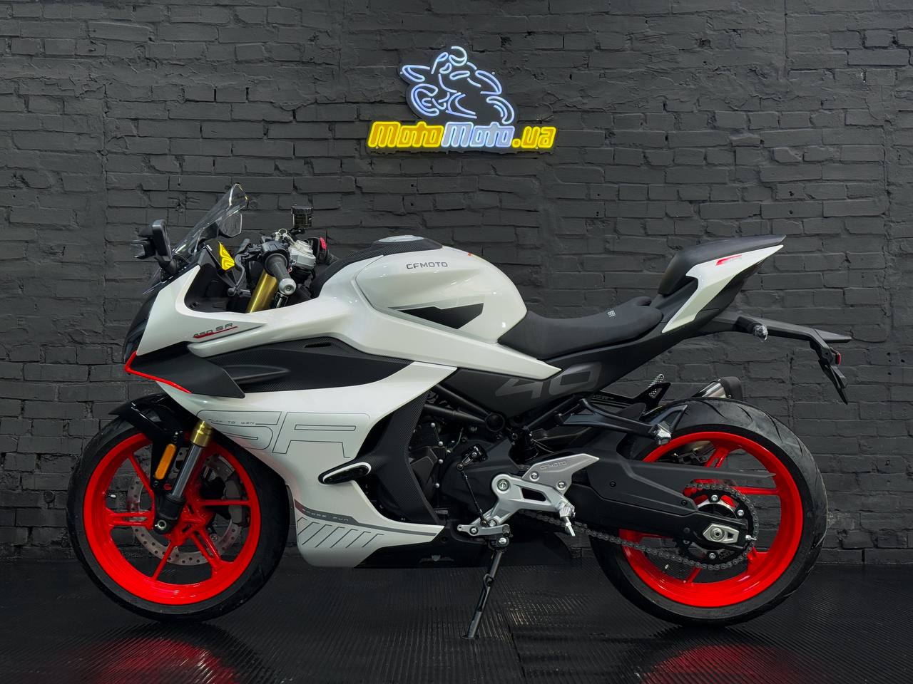 Мотоцикл CFMOTO 450SR