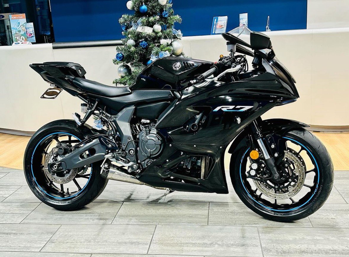 Мотоцикл YAMAHA YZFR7 2022 рік, б/у (6 000 км)