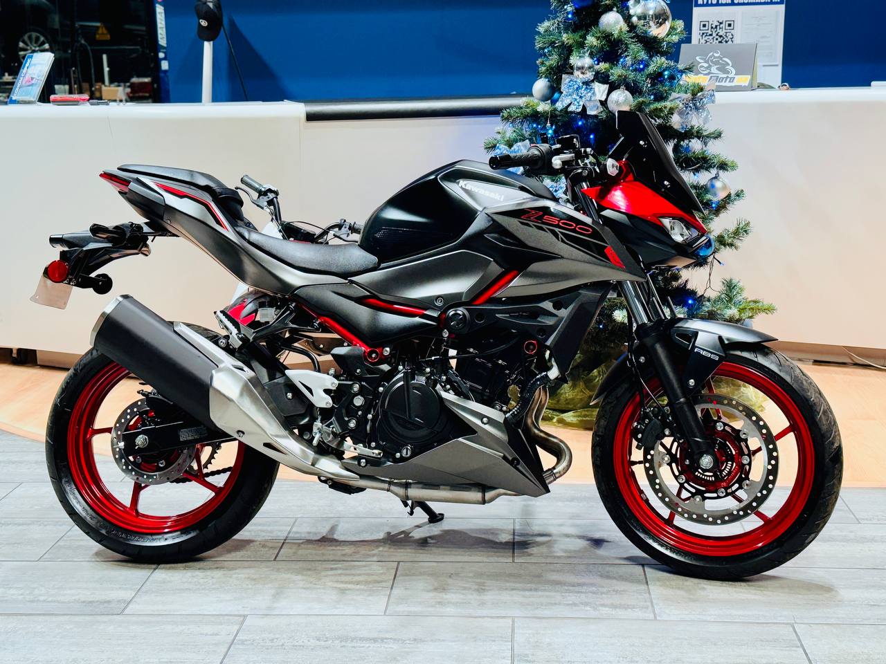 Мотоцикл KAWASAKI ER500 2024 рік,(1500 км) б/у